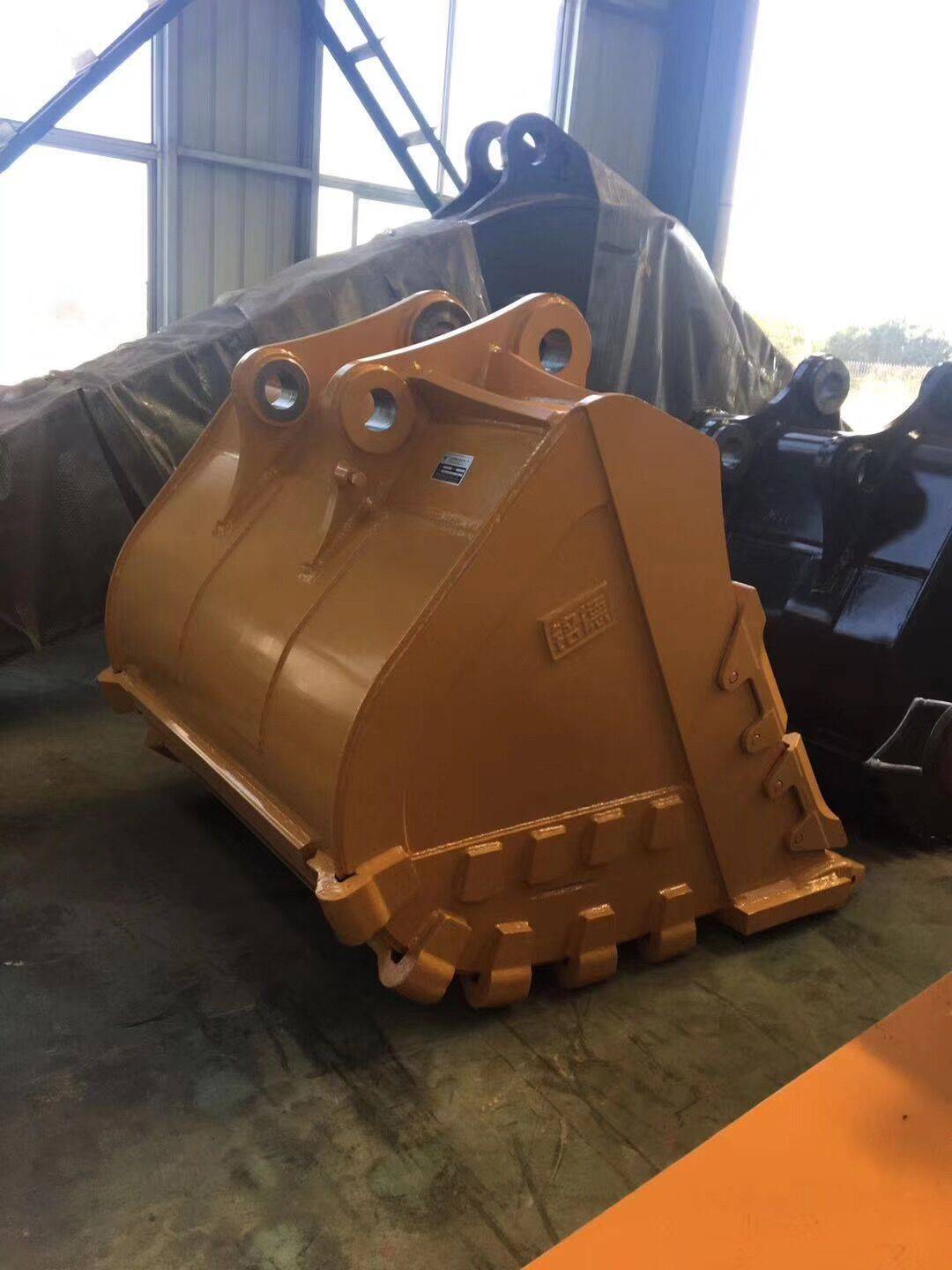 挖掘機(jī)土方挖斗與挖機(jī)油缸的關(guān)鍵作用與技術(shù)解析